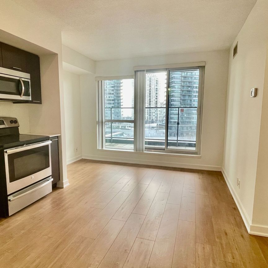 For Lease - 2220 Lake Shore Boulevard Unit# 809, Toronto, Ontario - Photo 1