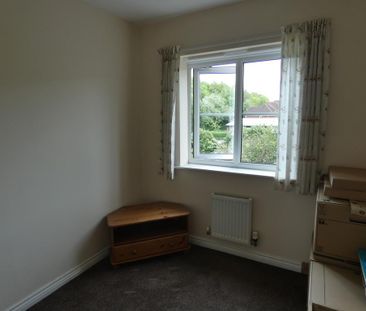 4 bedroom end of terrace house to rent - Photo 1