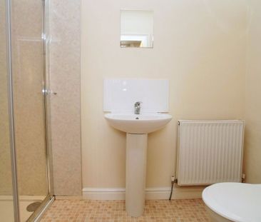Flat in Aglionby Street, Carlisle - Photo 6