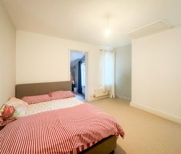 3 bedroom semi-detached house to rent - Photo 3