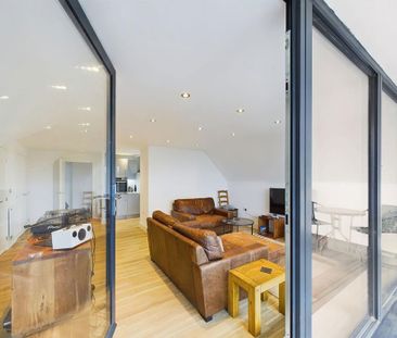 2 bedroom penthouse to rent - Photo 1