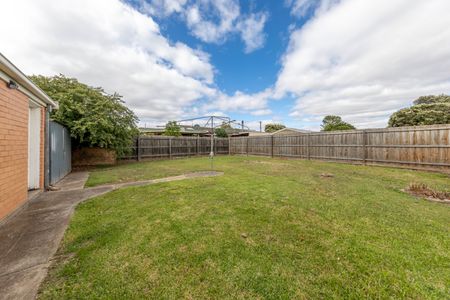 45 Henry St, Melton VIC 3337 - Photo 5