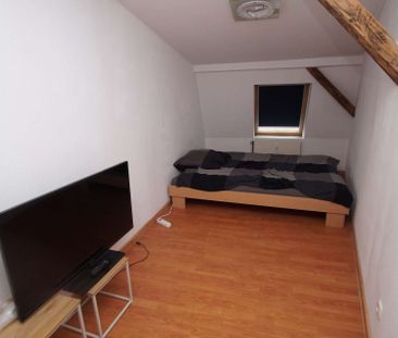 3-Zimmer-Wohnung mit separater Küche, Badewanne, Laminat - Photo 3