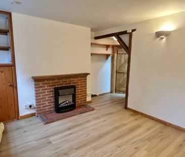 2 bedroom Delightful Two Bedroom Cottage to rent - Photo 2