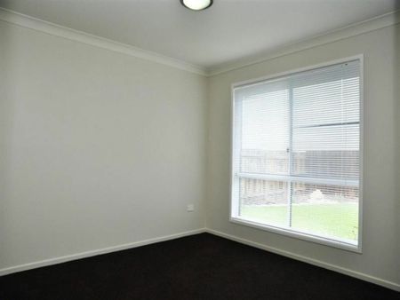 7 Blades Court, Middle Ridge - Photo 3