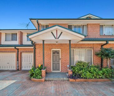 Convenient Townhouse Living in the Heart of Liverpool - Photo 4