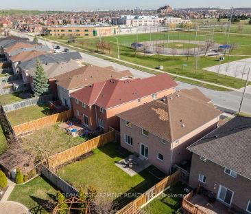 Detached Home For Lease | W9251835 - Photo 2