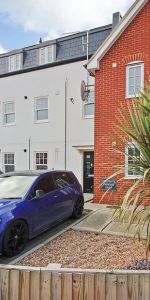 High Street, Sturry, CT2 0AX, Canterbury - Photo 3