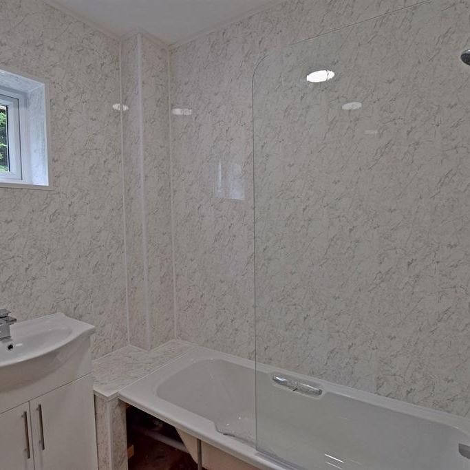 3 bedroom detached bungalow to rent - Photo 1