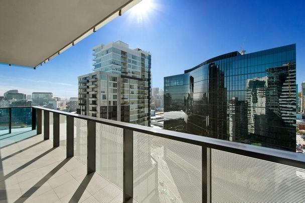 One Bedroom Apartment In The Heart of Southbank! Whitegoods Included! - Photo 1