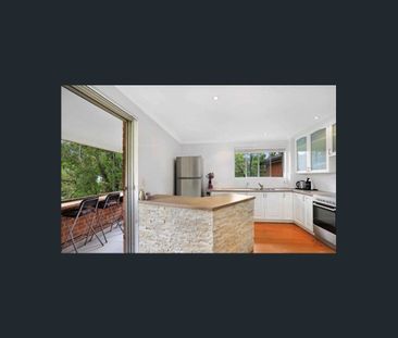 Stylish & Sunlit Top-Floor Apartment in the Heart of Miranda - Photo 3