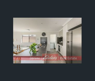 Trendy Coastal Living in Beachside Waikiki - Photo 6