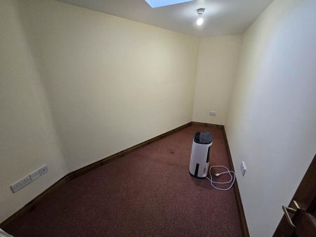 3 bedroom terraced house to rent - Photo 3