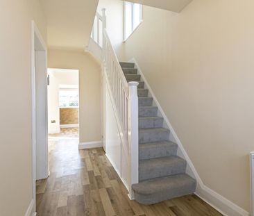 3 bedroom detached house to rent - Photo 4