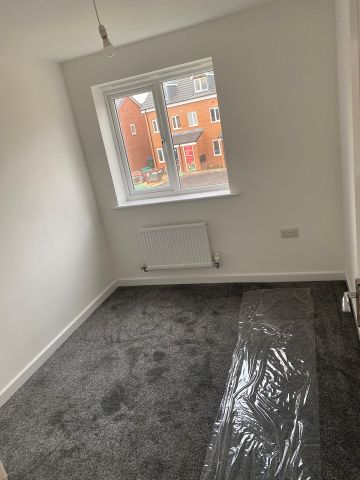 3 Bed Detached House, Mirpur Close, CV6 - Photo 3