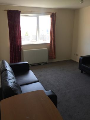 2 Bed Flat, Gurney Close, IG11 - Photo 1
