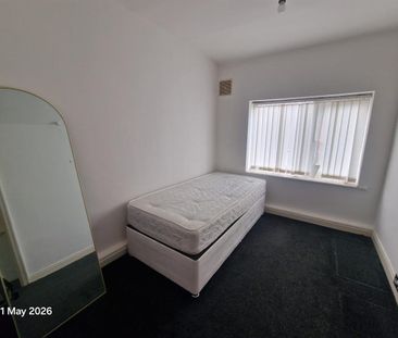 Model Road, Leeds - Photo 5
