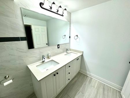 For Lease - 2 Ptarmigan Crescent, Toronto, Ontario - Photo 5