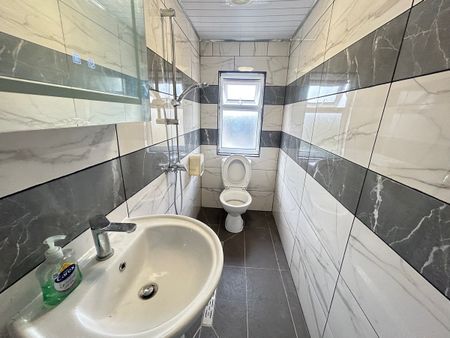 kingsmead Avenue, London, CR4 1 - Photo 5