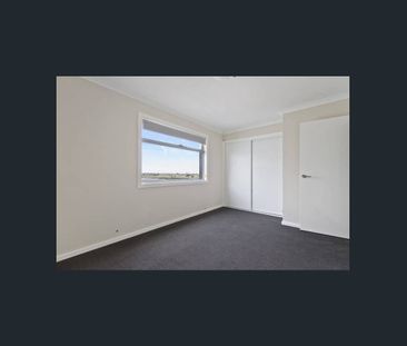 STUNNING 2 Bedroom 2 Bathroom LUXURY TOWNHOUSE! *LOCATED ON PAXFORD... - Photo 5