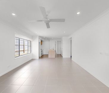 For Lease: Modern Family Living at 13 Brunner Drive, Park Ridge! - Photo 3