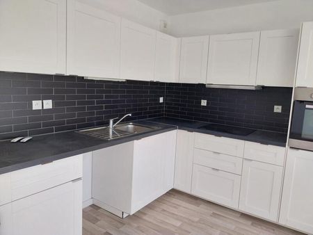 Location Appartement 4 pièces 86m² ORLEANS 45000 - Photo 2