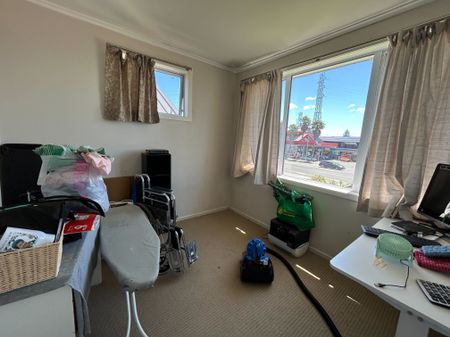 3 Bedrooms on Te Atatu Rd - Photo 5