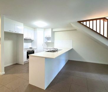 Modern Townhouse Living in the Heart of Buderim - Photo 4