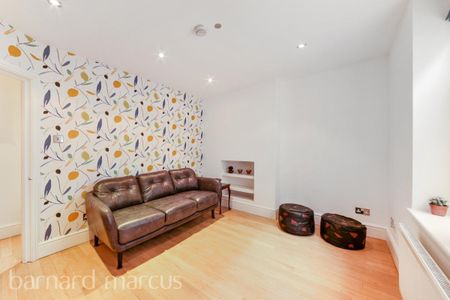 Stirling Court - Photo 3