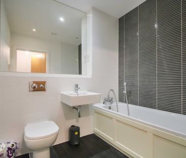 2 bed Flat for rent - Photo 5