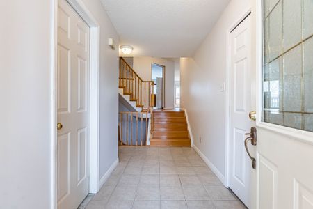 For Lease - 665 Dinsmore Court, Mississauga, Ontario - Photo 2