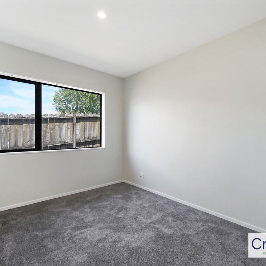 Pet friendly 4 Bedroom + 2 Bathroom Family home at Glen Eden - Photo 1