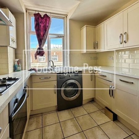 Wellington Court, Pickford Street, Al... - Photo 1