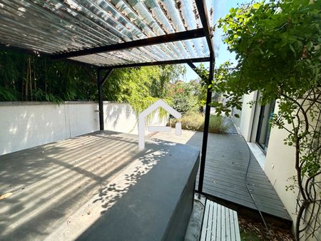 A louer : Villa T4 meublé à Toulouse avec jardin et piscine - Photo 4