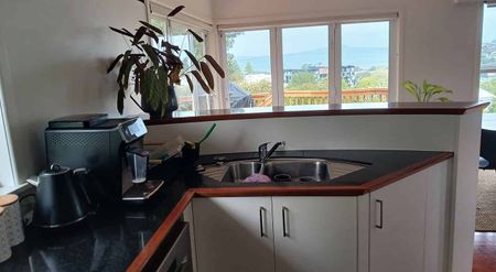 Scenic 4BR Home with Granny Flat! - Photo 2