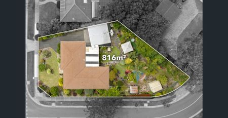 A Classic Family Home Blending Timeless Charm and Modern Luxury - Photo 5