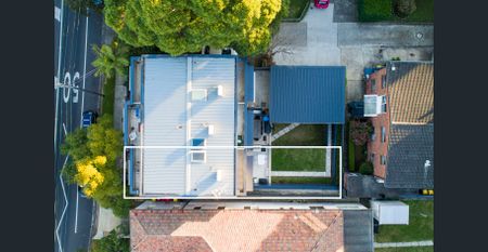 Executive Living Moments to the Harbour - Photo 2