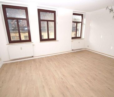 2-Zimmer-Wohnung mit BALKON, große Küche, Badewanne - frisch renoviert - Photo 1