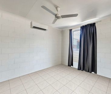 2 Bedroom Unit In Unbeatable Location With A Rear Yard - Photo 4