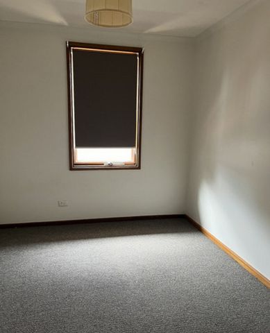 54 Davies Crescent, Port Augusta West - Photo 2