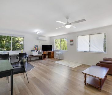 Discover Comfort in Caloundra West! 🏡 This 3-bedroom gem offers the... - Photo 1