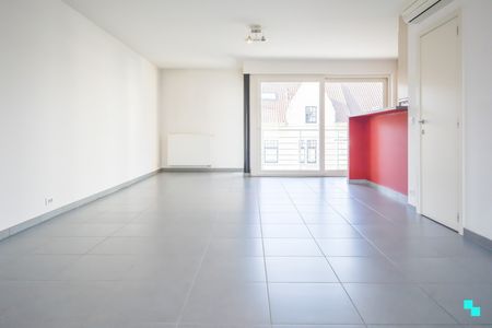 Instapklaar, energiezuinig appartement met staanplaats te Roeselare - Foto 4