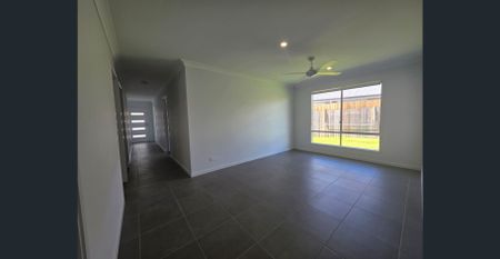 Brand New - Burrum Heads - Photo 4