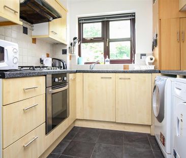 3 bedroom terraced house to rent - Photo 5