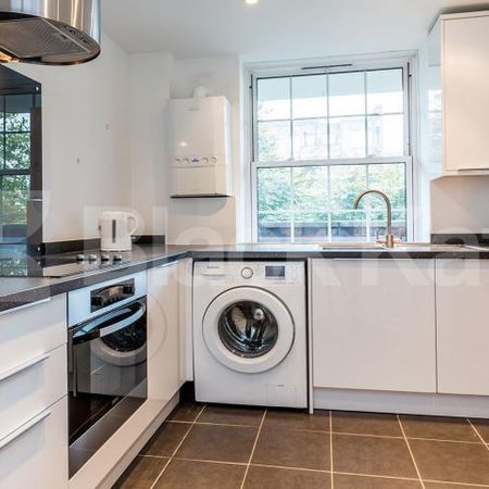 Superb modern 4 bed 2 bath in a large period conversion in Camden. - Photo 3