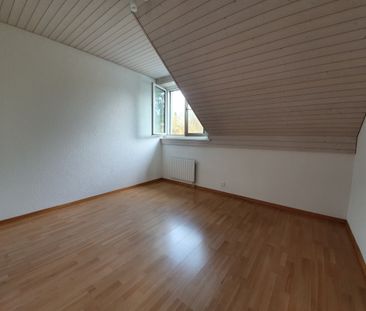 Gemütliche 4.5 Zimmerwohnung an ruhiger Dorflage - Foto 4