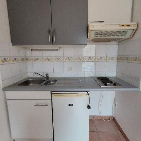 Location Appartement P1 La rochelle - Photo 1