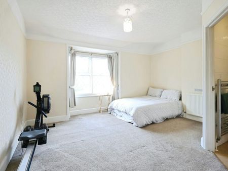 Detached house to rent on - Photo 2