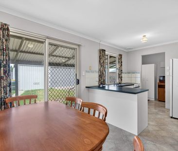 Comfortable Living in Goolwa South - Photo 6