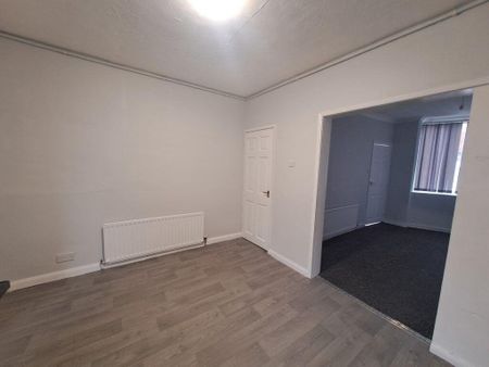 3 bedroom terraced house to rent - Photo 3